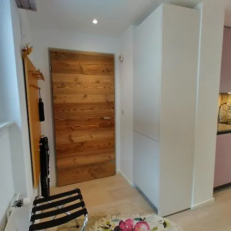 Montanji 7- Neu Renoviert, Tolle Aussicht! Appartement