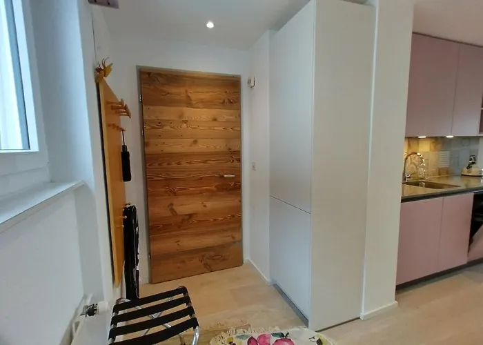 Montanji 7- Neu Renoviert, Tolle Aussicht! 公寓